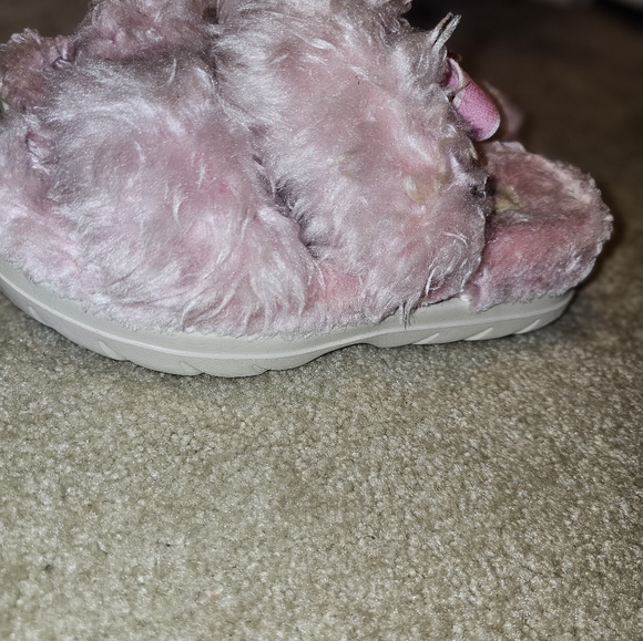 Pink UGG slides - Picture 2 of 3